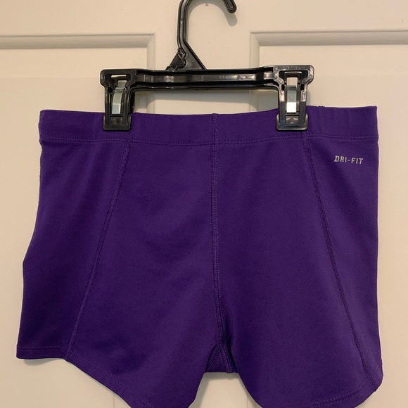 Nike athletic shorts - Picture 2 of 3